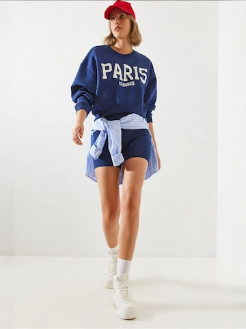 Felpa di Bianco Lucci in blu