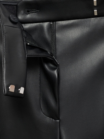 Wide Leg Pantalon à pince 'RIGA' MANGO en noir