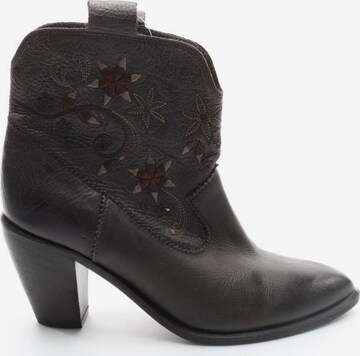 Marc Cain Dress Boots in 40 in Brown: front