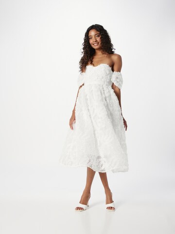 Robe de cocktail True Decadence en blanc