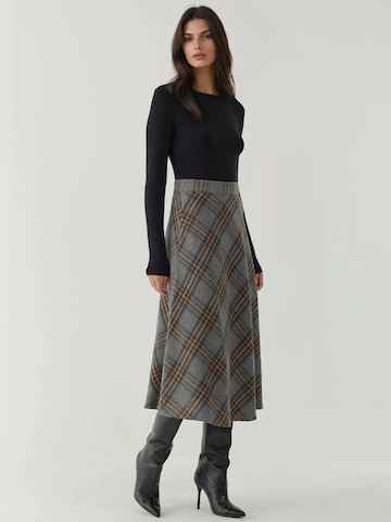 Hiccup - Saia em cinzento