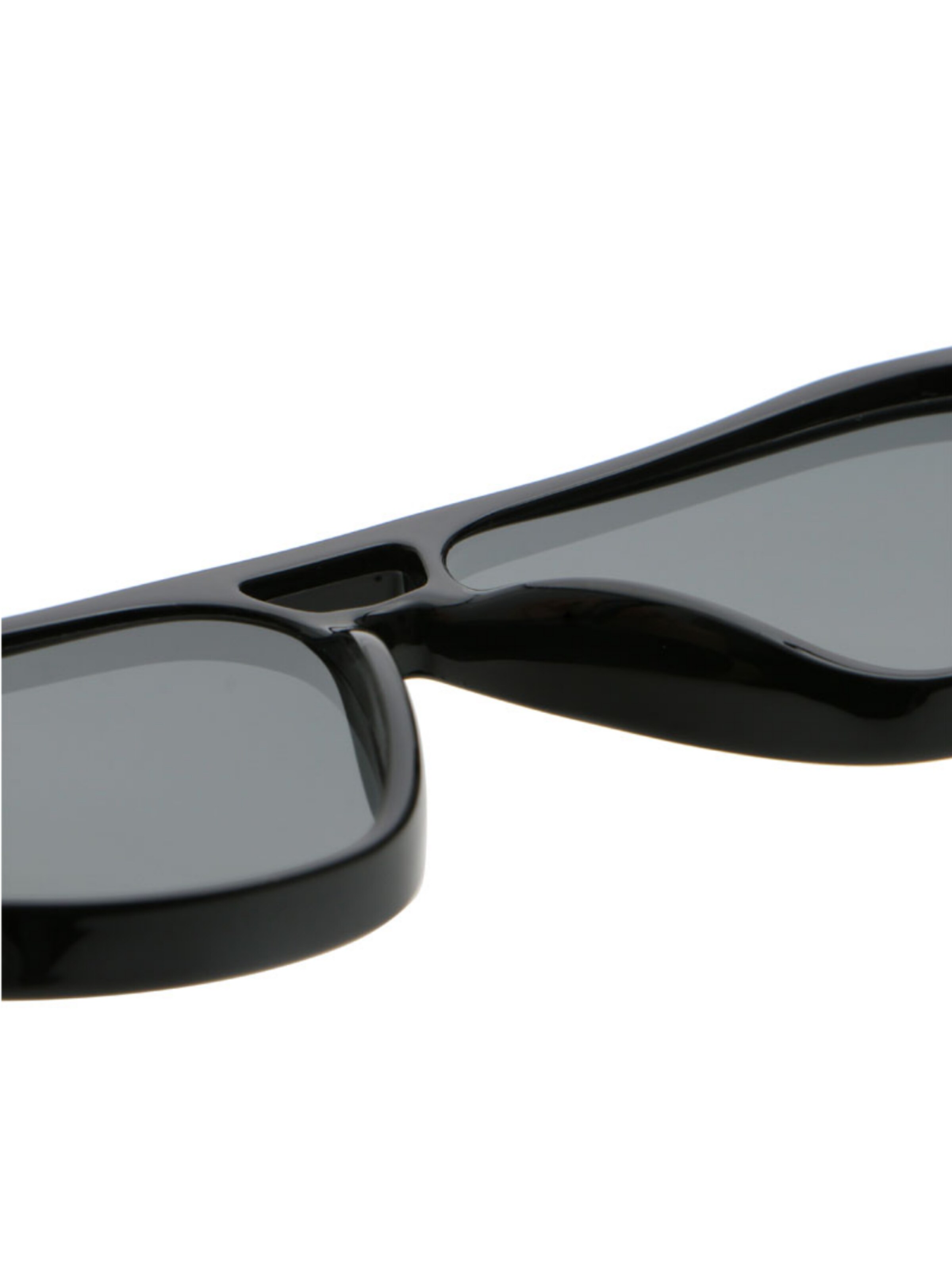VEYREY Sunglasses in Black