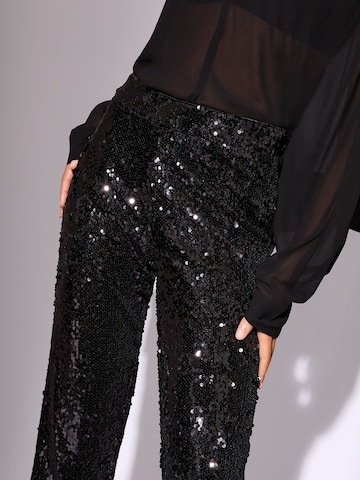 regular Pantaloni di Lipsy in nero