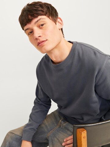 Felpa 'JJECharge' di JACK & JONES in grigio