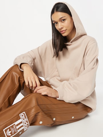 ADIDAS ORIGINALS Sweatshirt 'Premium Essentials' i beige