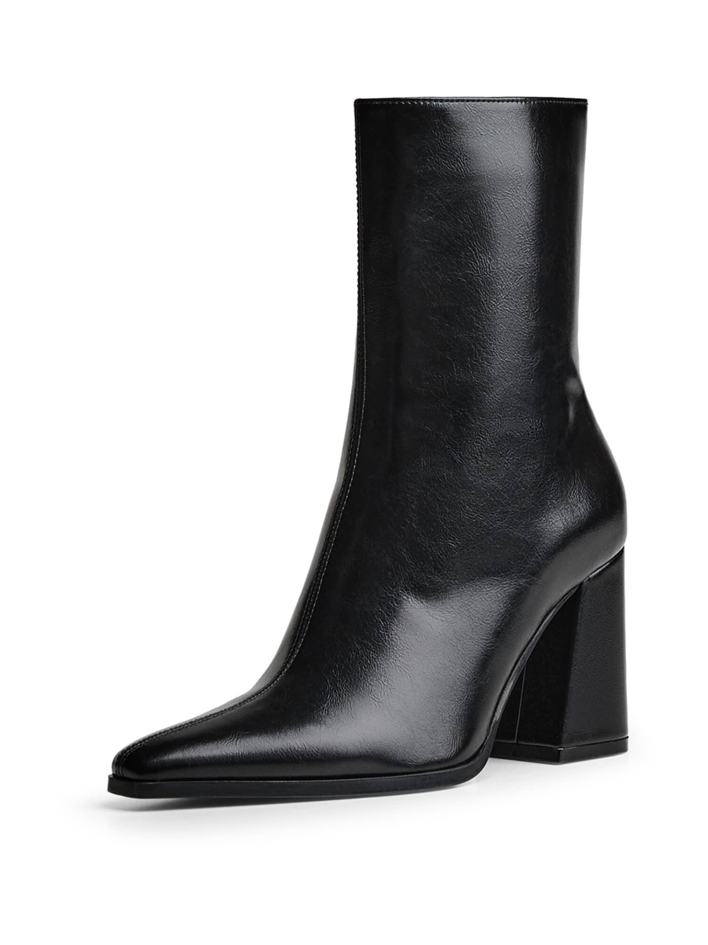 Bershka Bootie in Black: front