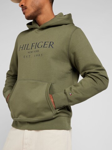 TOMMY HILFIGER Sweatshirt in Green