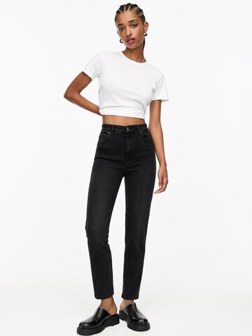 Pull&Bear Regular Jeans in Schwarz