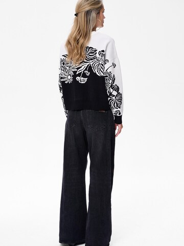 Blue Shadow Sweater in Black