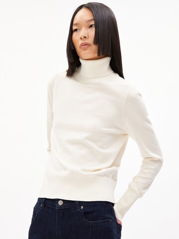 Pull-over 'Kaathia' ARMEDANGELS en beige : devant