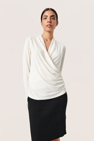 SOAKED IN LUXURY - Blusa 'Columbine' en blanco: frente