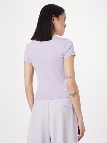 Gina Tricot T-Shirt in Lila