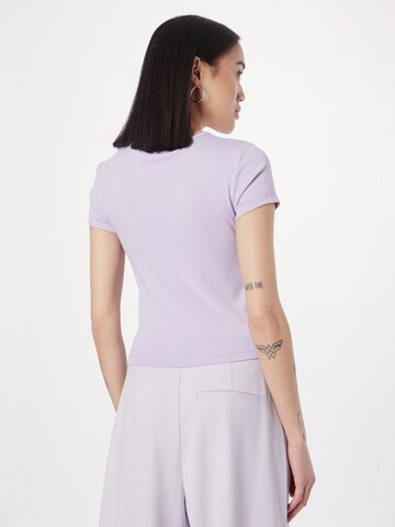 Gina Tricot Тениска в лилав