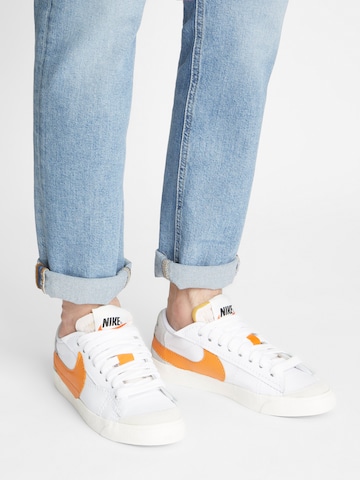 Nike Sportswear Ниски маратонки 'Blazer 77 Jumbo' в бяло: отпред