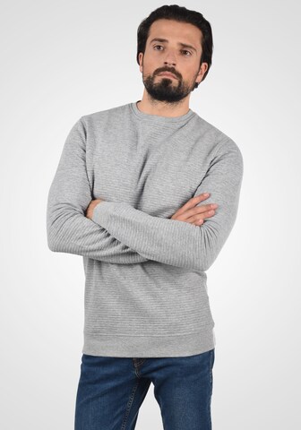 INDICODE JEANS Sweatshirt 'Bronn' in Grijs: voorkant