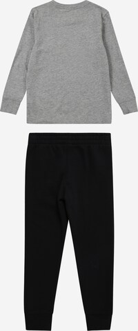 Nike Sportswear Joggingdragt 'CLUB' i grå