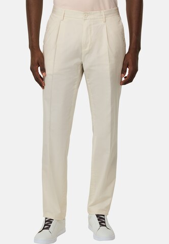 Boggi Milano Slim fit Pleat-Front Pants in White: front