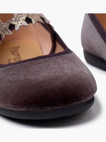 Pisamonas - Bailarina en gris