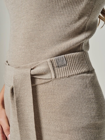 Tenue d'intérieur 'LOUNGEWEAR SET  - Pullover Bailey & Pants Bailey' YOU LOOK PERFECT en gris