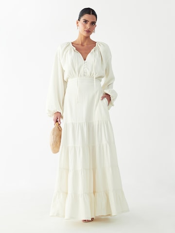 Willa Jurk 'Golden' in Beige: voorkant