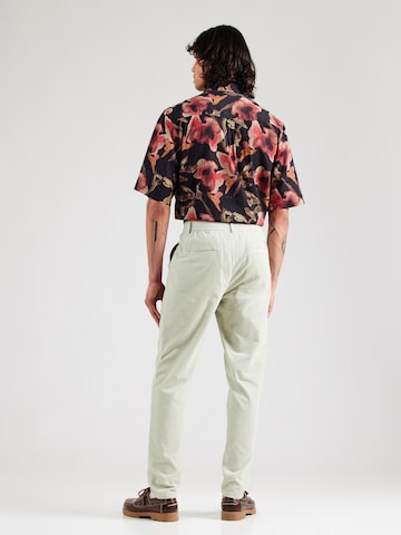 Tommy Jeans Tapered Hose 'ISAAC' in Grün
