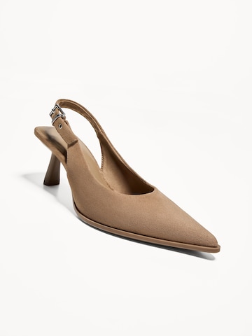 Escarpins à bride arrière Bershka en marron