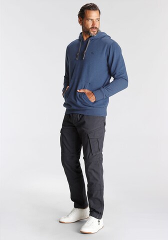 Man's World Sweatshirt in Blau