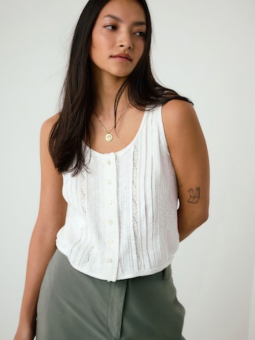 Top de la Next pe alb: față