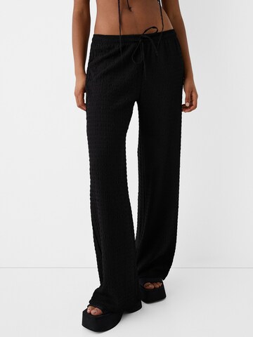 regular Pantaloni di Bershka in nero: frontale