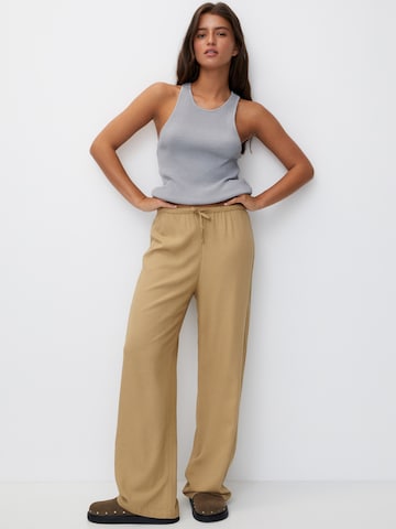 Pull&Bear Wide leg Byxa i beige: framsida