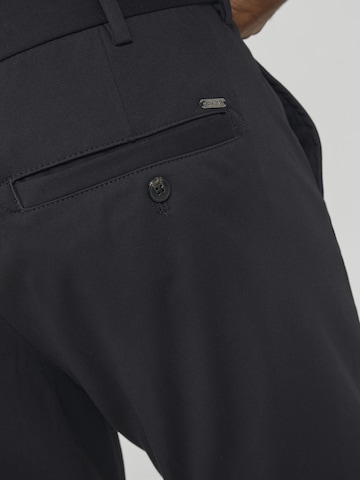 Jack & Jones Plus - Slimfit Calças chino em preto