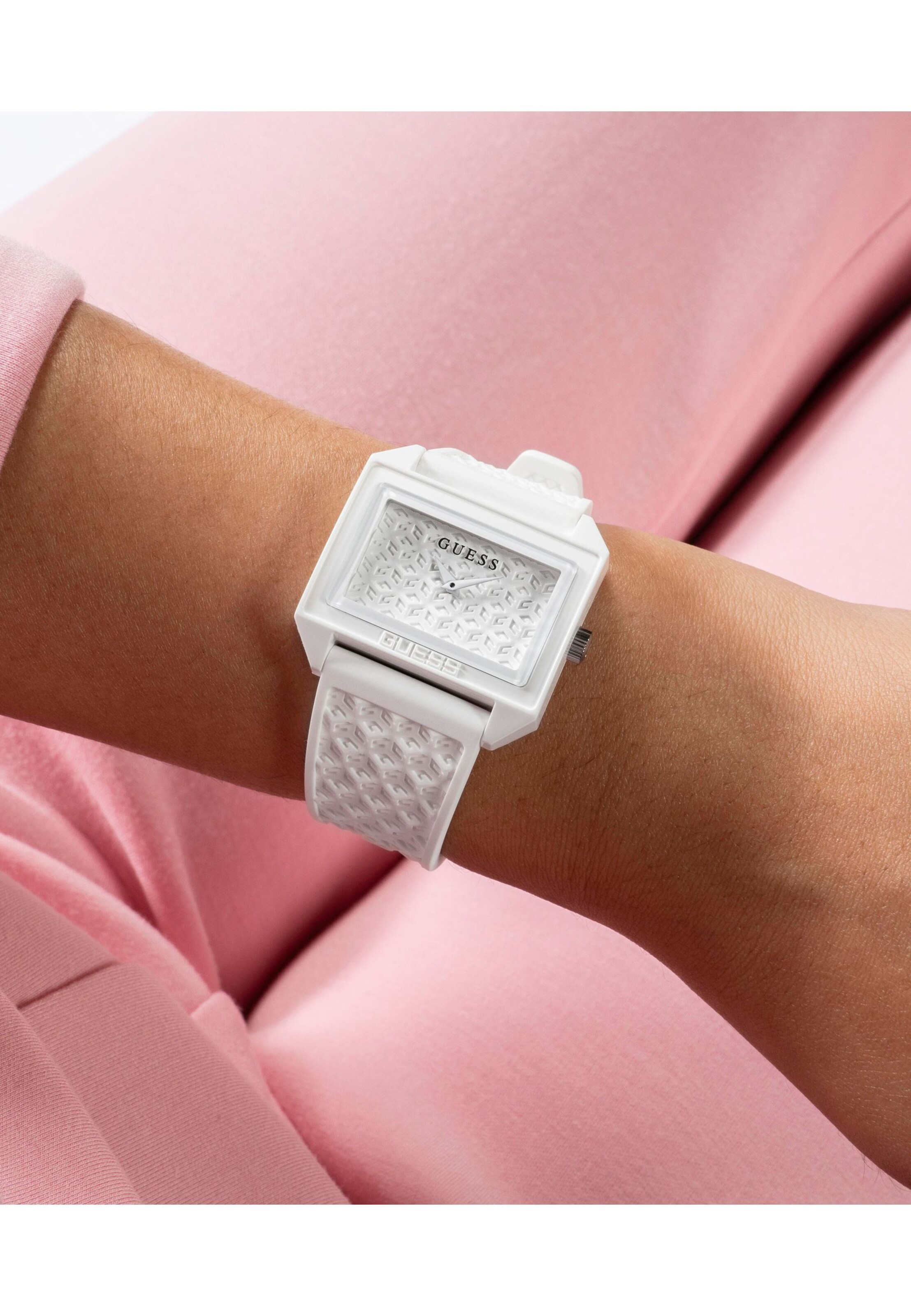 GUESS Uhr 'Mod Pop' in Weiß