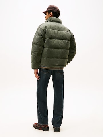 Tommy Jeans Зимняя куртка 'VAIL' в Зеленый