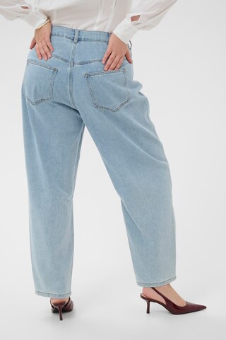 KAFFE CURVE Barrel Jeans 'Ninna' in Blue