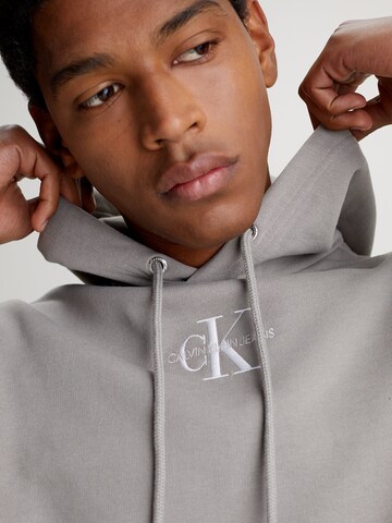 Calvin Klein Jeans Sweatshirt in Grey