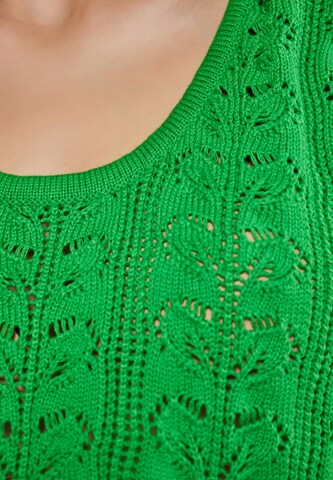 swirly Top in Groen