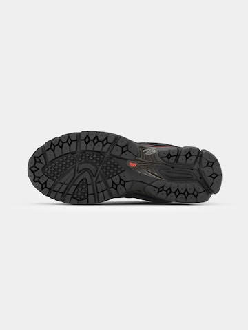 new balance Ниски маратонки '2002' в черно
