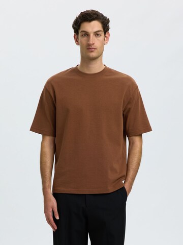T-Shirt 'SLHOscar' SELECTED en marron : devant