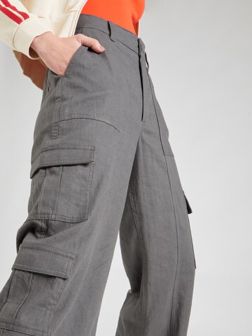 Loosefit Pantaloni cu buzunare de la HOLLISTER pe gri