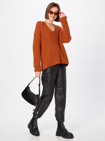 DRYKORN Sweater 'Linnas' in Orange