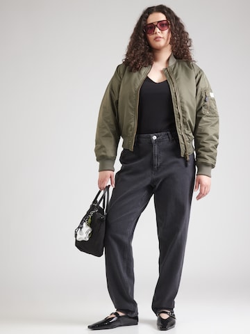Vero Moda Curve Tapered Jeans 'VMCTESSA' i grå