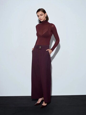 Dilvin Wide leg Pants in Red: front