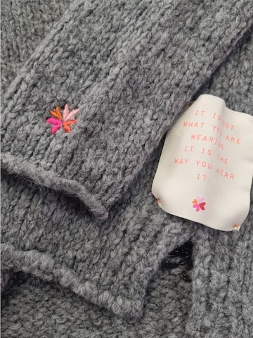 LIKS. Munich - Jersey 'Strickpullover Stern mit V Ausschnitt - AlinaC' en gris