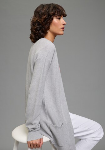 LAURA SCOTT Strickjacke in Grau