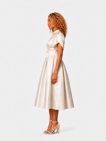 Robe 'Off-White Satin Backless Midi Dress' BIBI SAKALIEVA en blanc