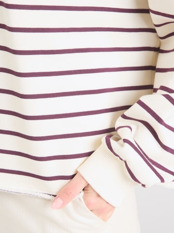 Sweat-shirt Rich & Royal en rouge