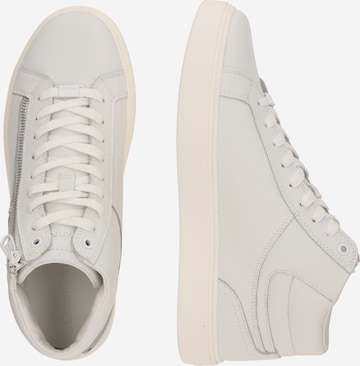 Sneaker înalt de la Calvin Klein pe alb