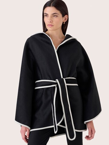 Camomilla Italia Scarf in Black: front