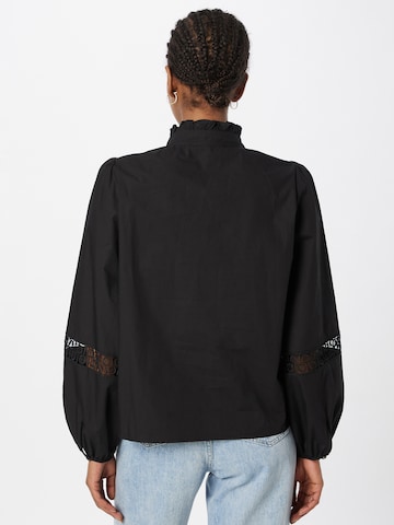 A-VIEW - Blusa 'Tiffany' em preto