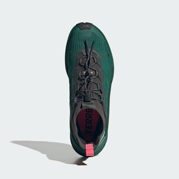 Chaussure basse 'Freehiker 3 Ultra' ADIDAS TERREX en vert